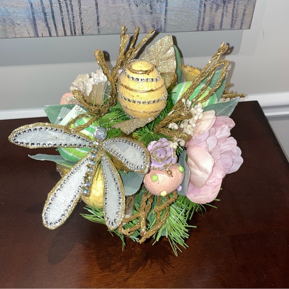 Easter capiz table top floral arrangement - Picture 2 of 6